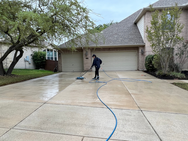 Driveway Pressure Wash Cleaning in San Antonio, TX